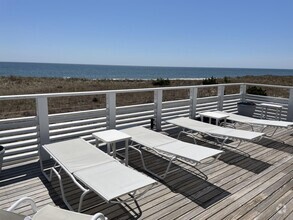 Building Photo - 539 Dune Rd