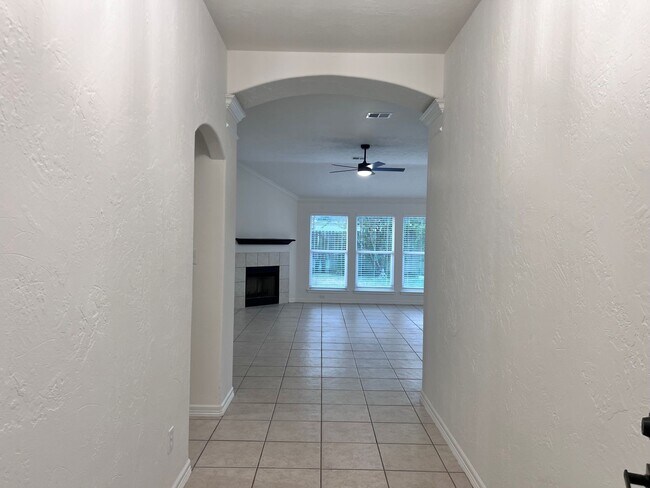 Building Photo - 6415 Hunterstone Ct