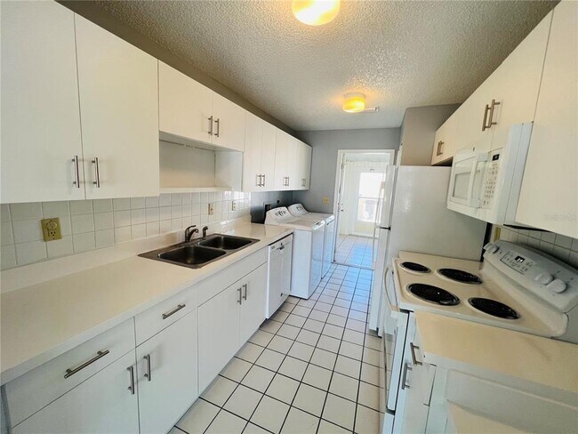 Building Photo - 605 Ridge Terrace