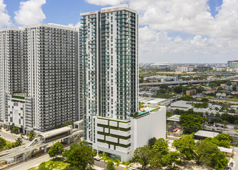 Aerial View - Miami Plaza