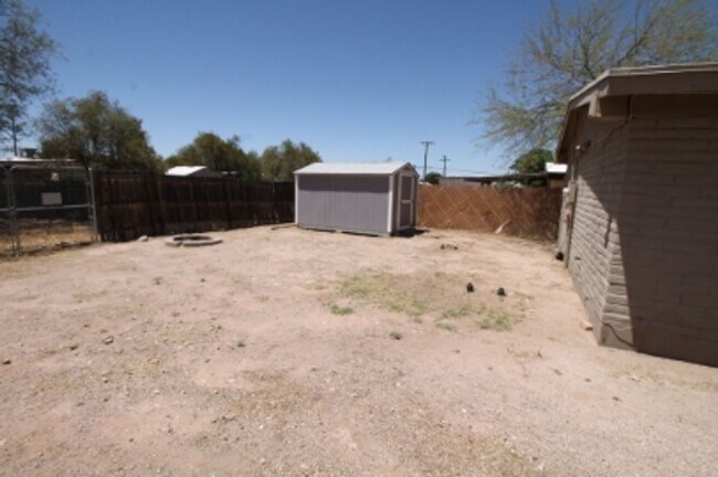 Building Photo - 3 bed 2 bath Mobile Home Available