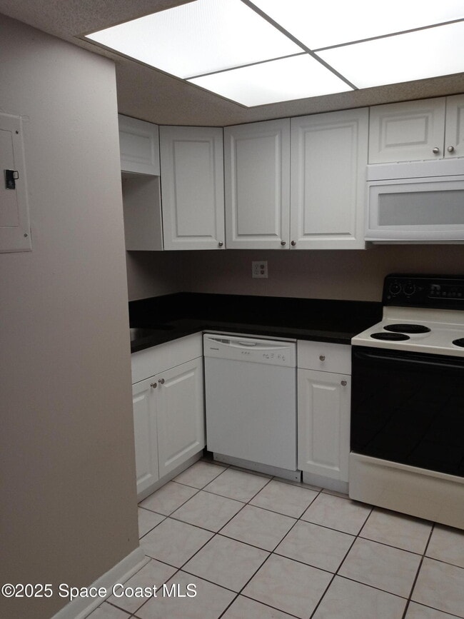Building Photo - 1641 Sunny Brook Ln