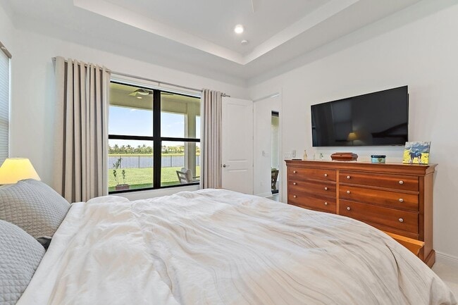 Building Photo - 15883 Key Biscayne Ln