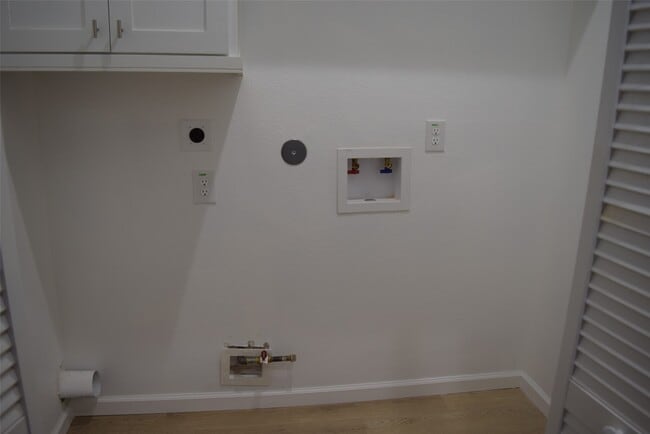 Building Photo - 331 Tite St