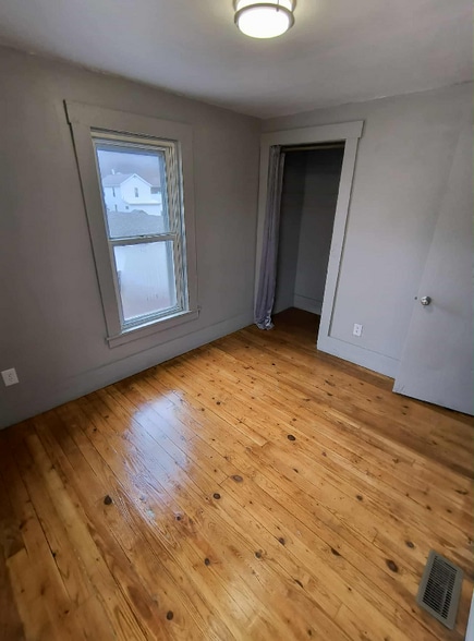 Building Photo - 2231 Charles St