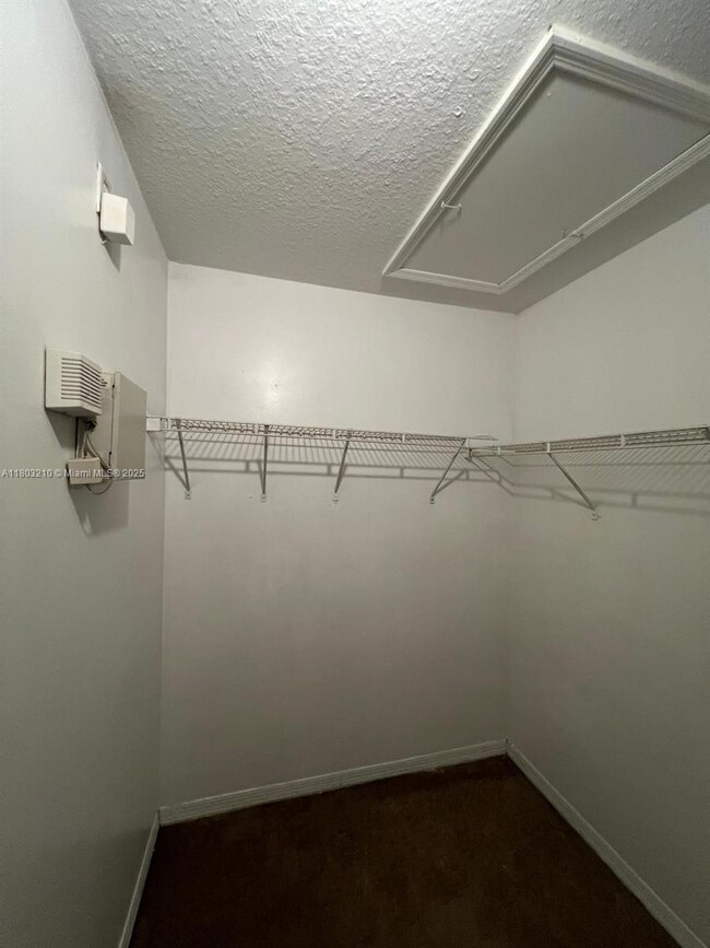 Building Photo - 1260 SE 31st Ct