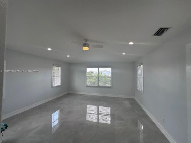 Building Photo - 8557 Windy Cir