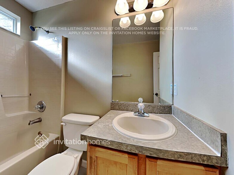 Building Photo - 3133 Blaine Cir