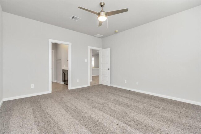 Building Photo - 3020 Gunnersbury Dr
