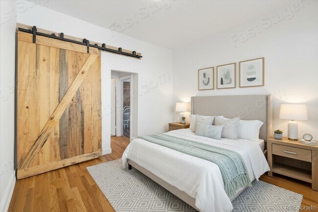 Building Photo - 1103 Lipan St