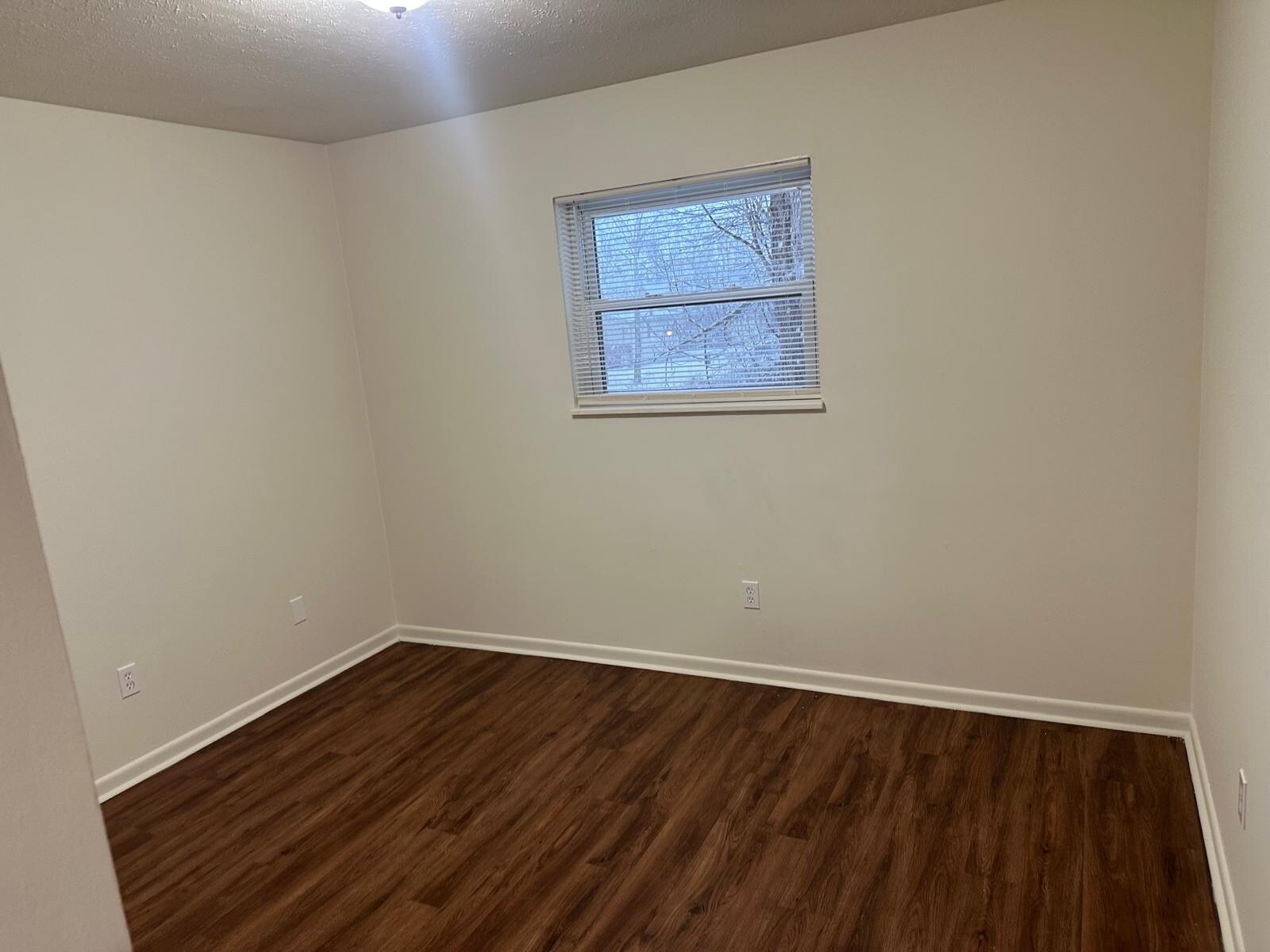 Building Photo - 3000 Fordhaven Rd