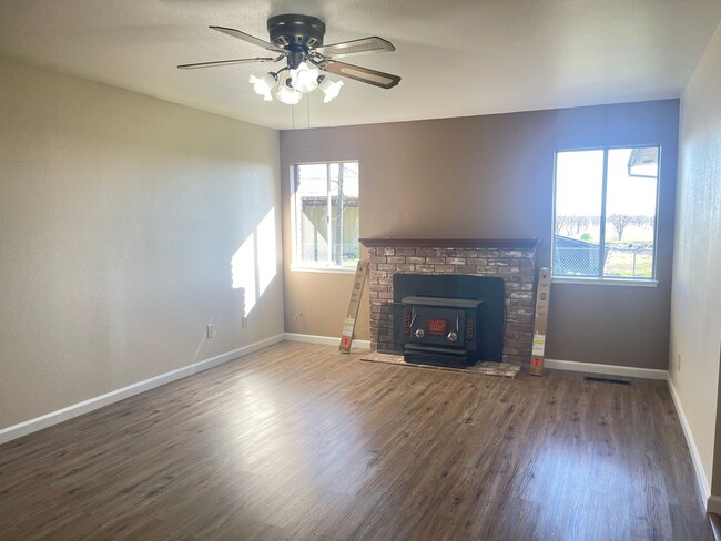 Building Photo - 3 bed / 2 ba house - S. Yuba City
