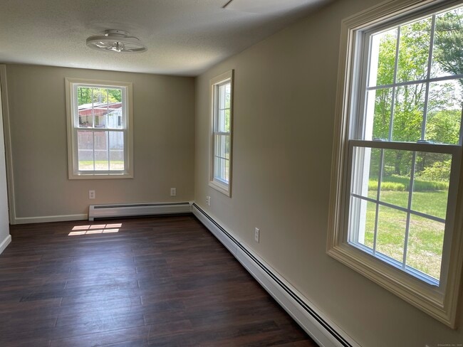 Building Photo - 161 Hoadley Rd