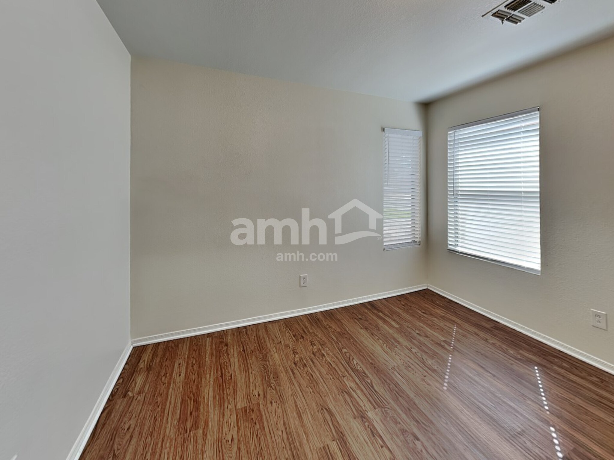 Building Photo - 15912 W Carmen Dr