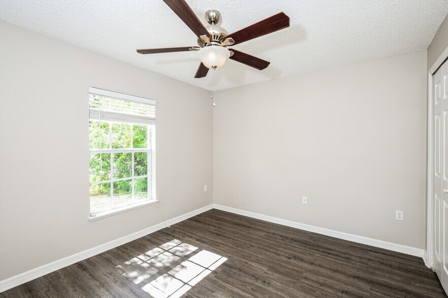 Building Photo - 1037 Galvin Ave