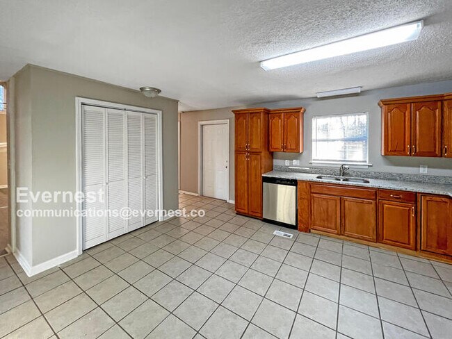 Building Photo - 1243 3rd Ave NW