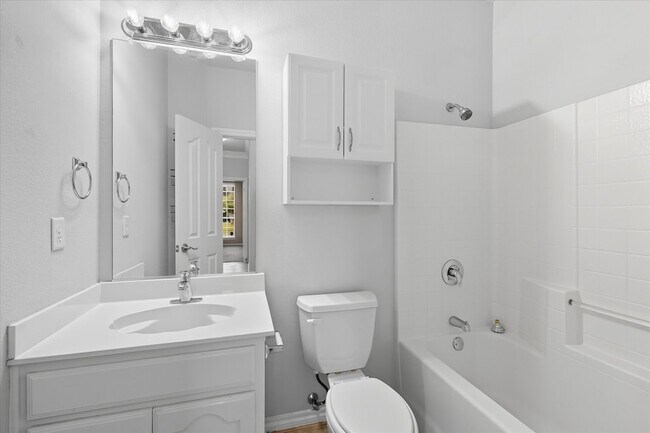 Building Photo - 3828 Confidence Dr
