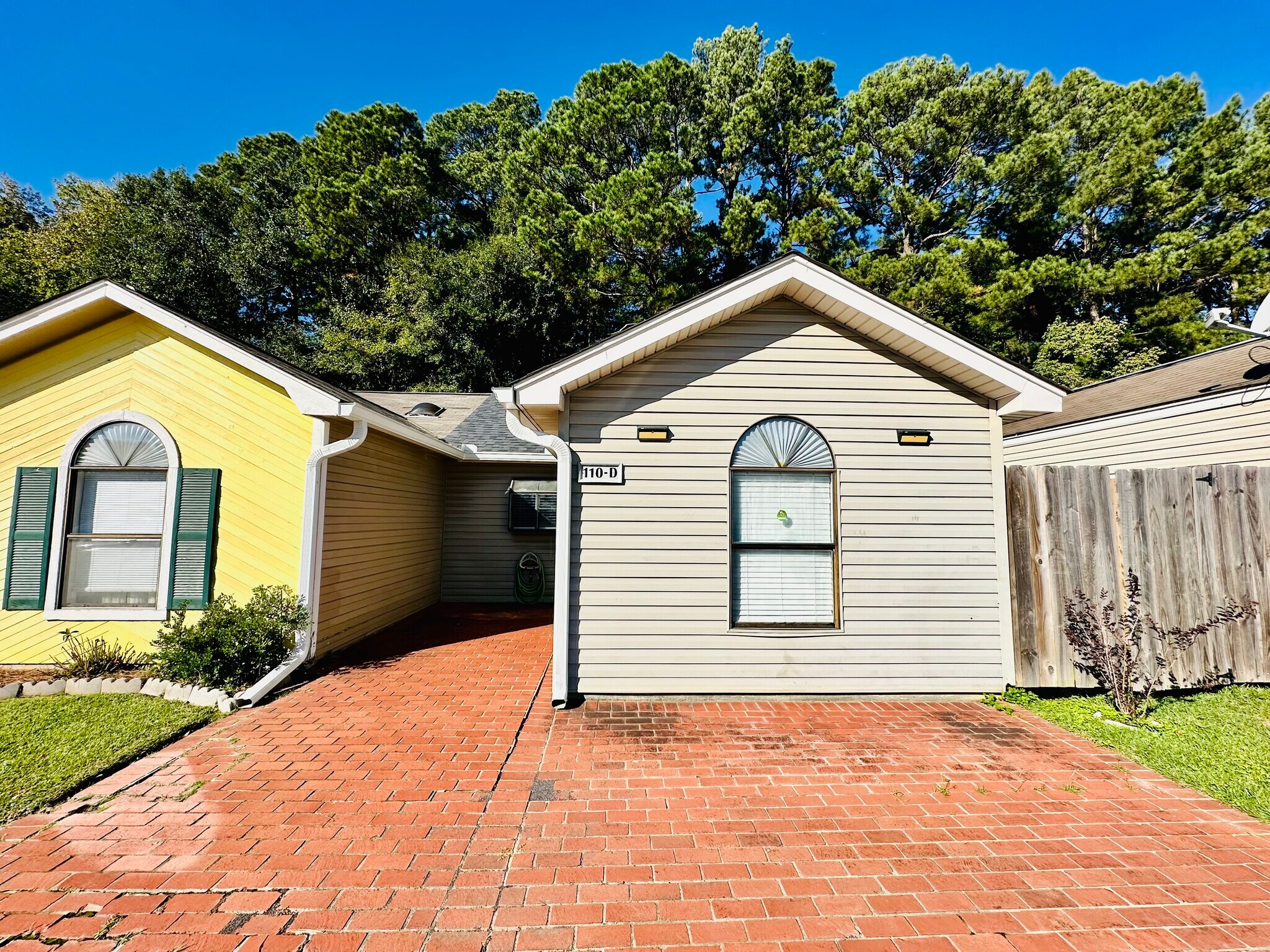 Building Photo - 110 Willow Branch Dr