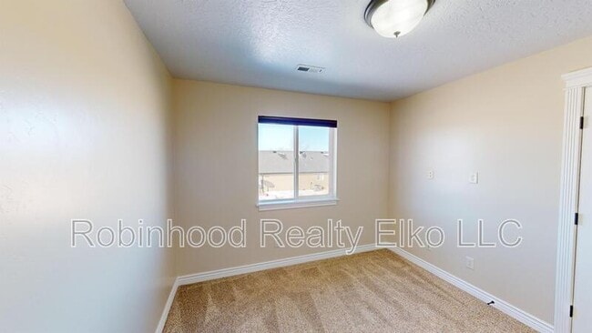 Building Photo - 963 Alpine Dr