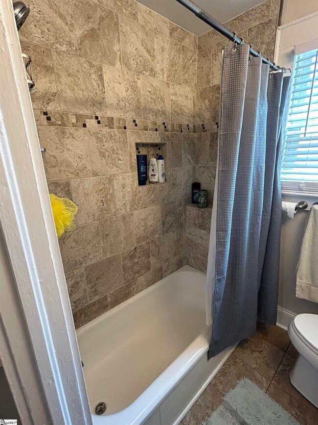 Building Photo - 118 Brookdale Ave