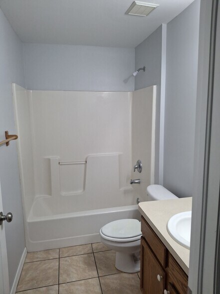 Primary Photo - 5233 Benton St