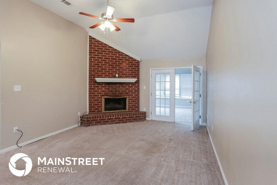Building Photo - 6659 Ross Manor Dr