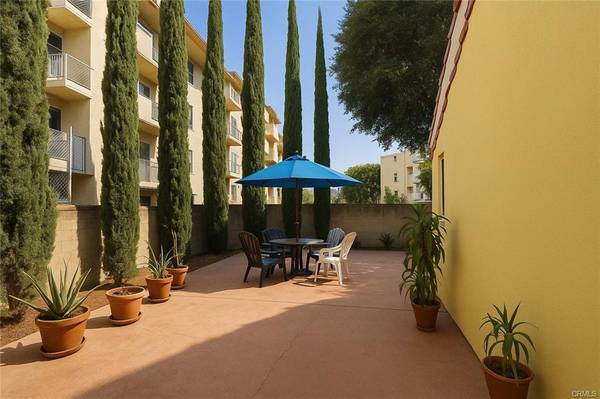 The gated patio/yard - 1314 N Vista St