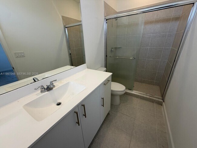 Building Photo - 2659 SE 28th Dr