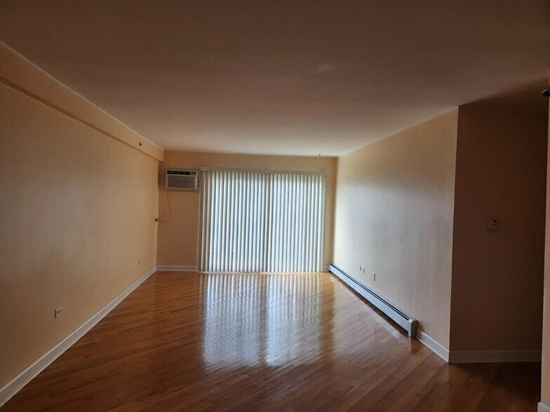 Building Photo - 8569 W 101st Ter