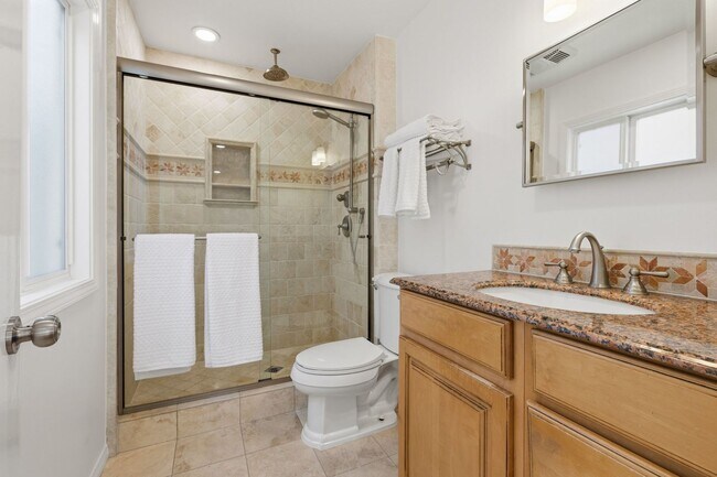 Building Photo - Beautifully Updated Home in Lake Lindero