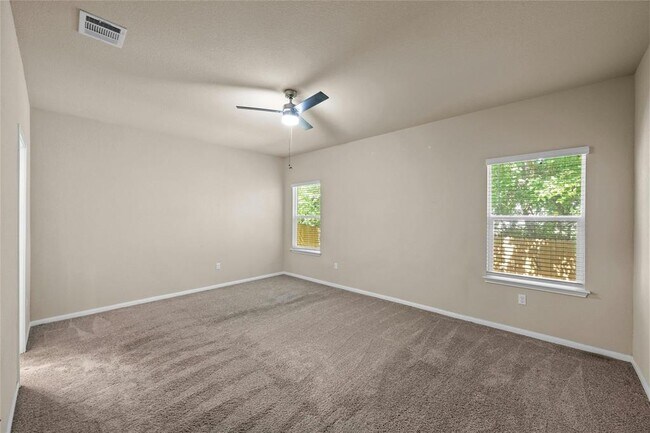 Building Photo - 135 Cibolo Creek Dr