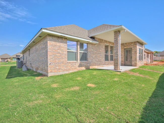 Building Photo - Brand New Home Availabe Now In Moore! $500...