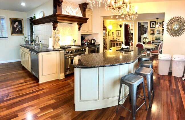 Building Photo - 4028 Beach Dr SW