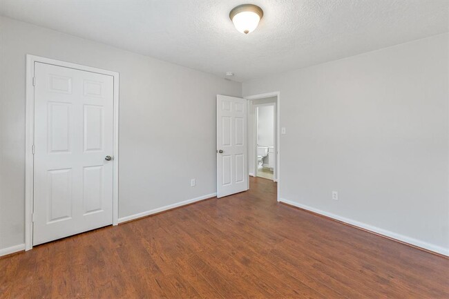 Building Photo - 2454 Colonial Springs Ln