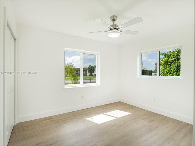 Building Photo - 14414 SW 105th Ct