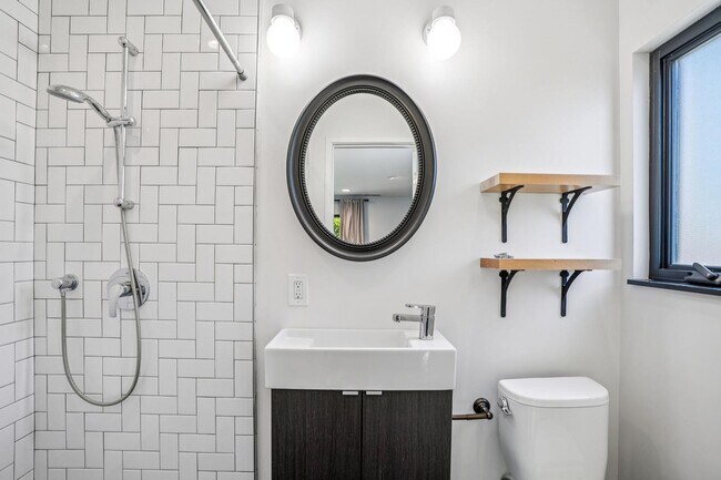 Building Photo - Renovated Linfield Oaks Retreat with Private Garden and Guest Studio