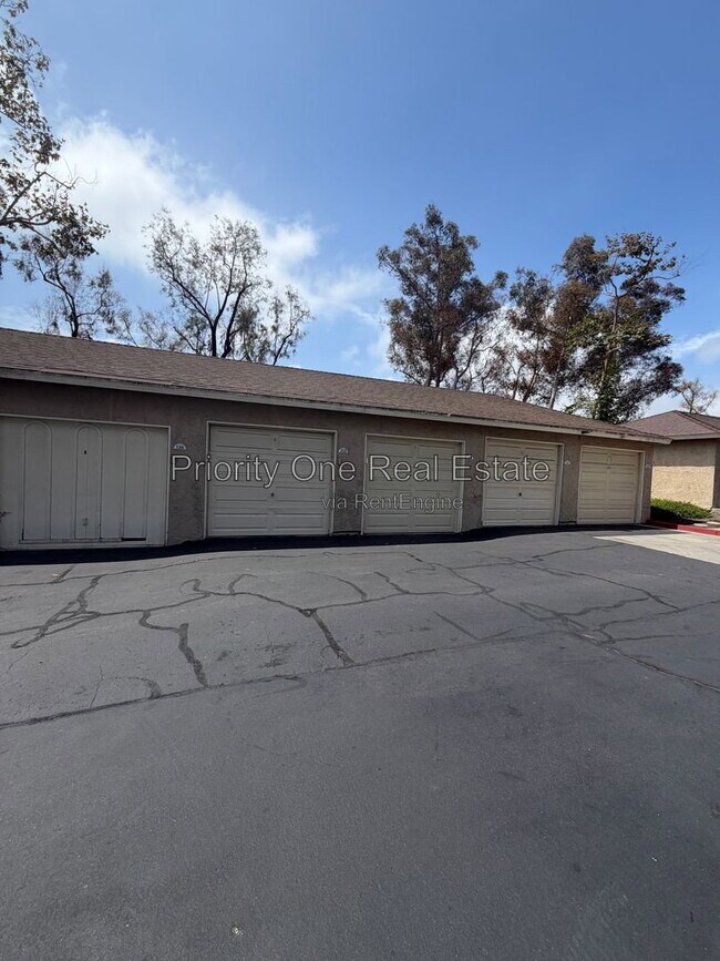 Building Photo - 669 Diamond Way