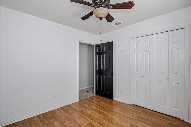 Building Photo - 120 N Flaxseed Ln