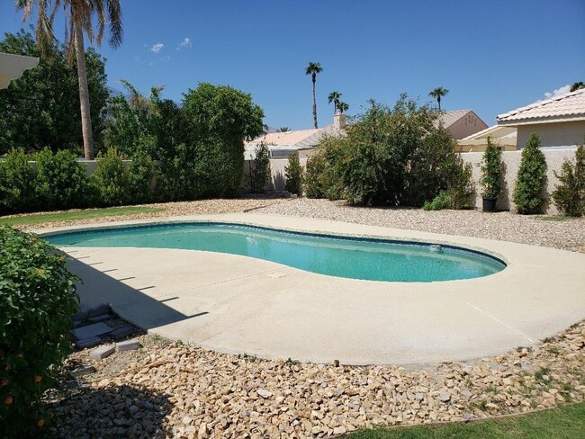 Building Photo - 68412 Descanso Cir