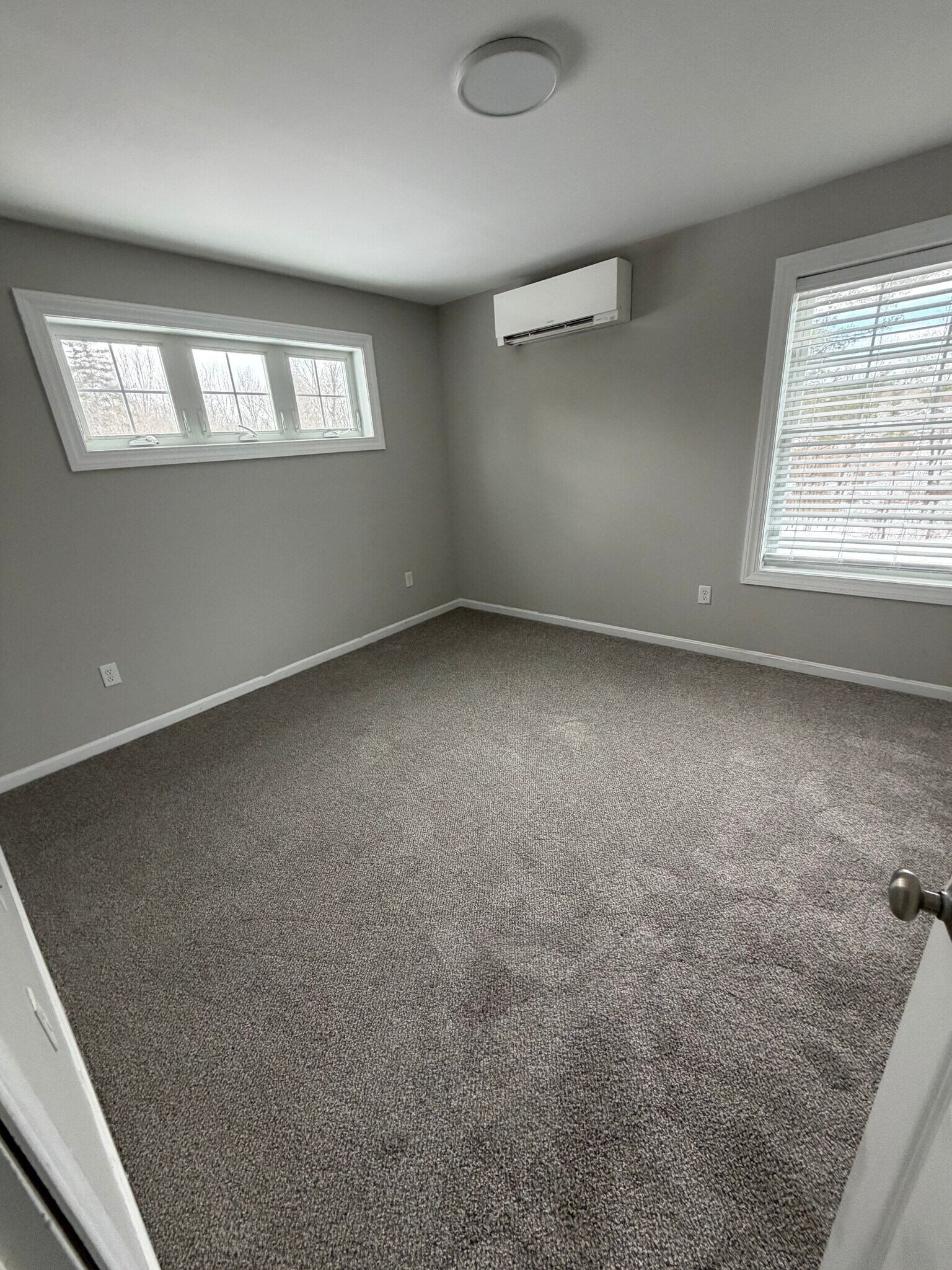 Building Photo - 27 Jefferson St