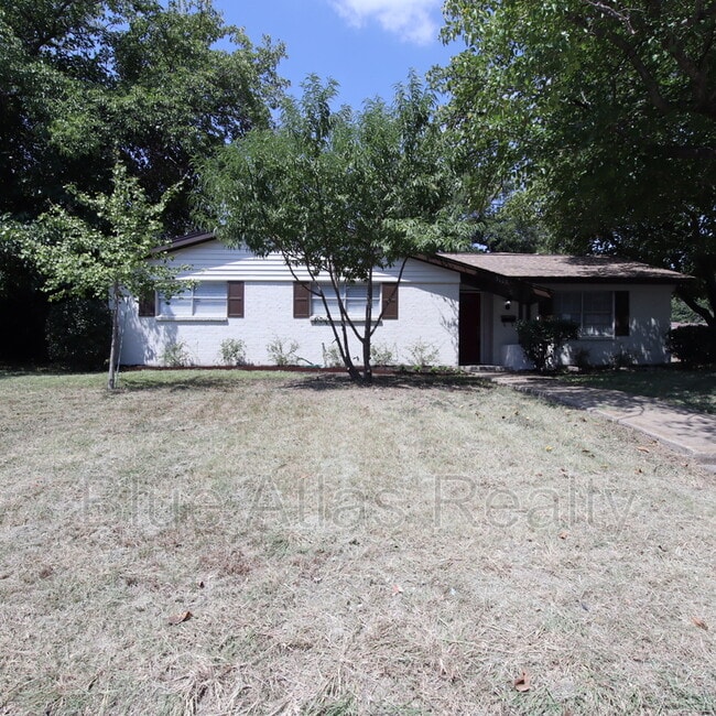 Building Photo - 3629 Venice Dr