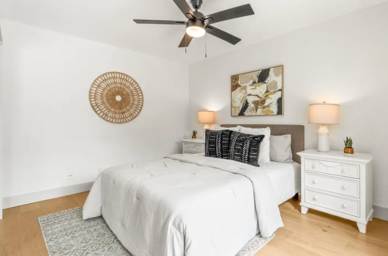 Building Photo - 1380 Pauline Dr