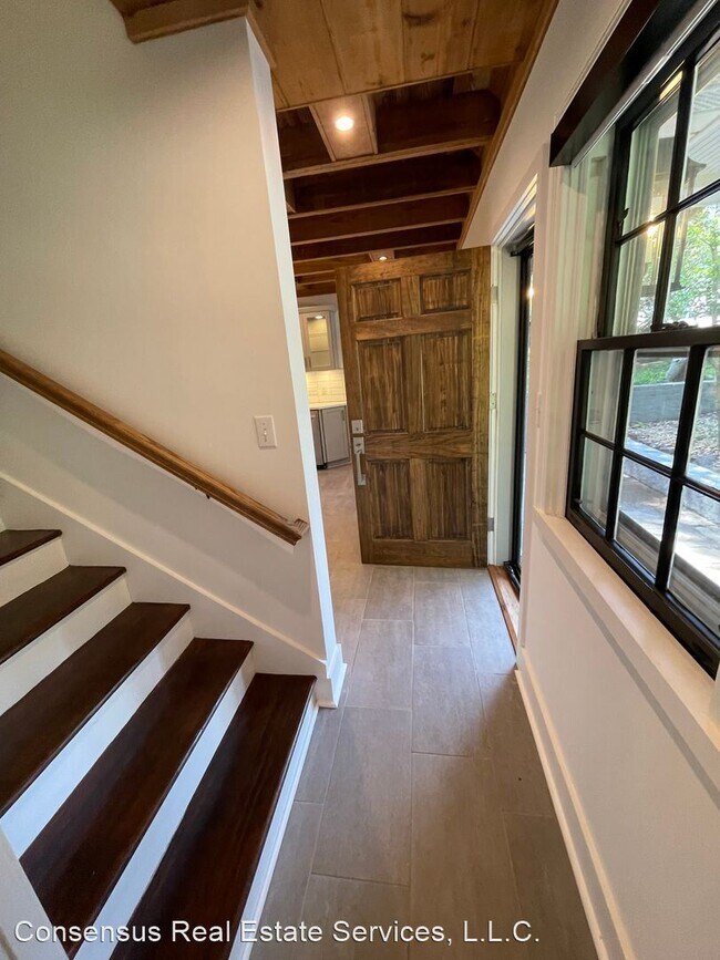 Building Photo - 1 br, 2 bath House - 2936 Rivermont Avenue #3