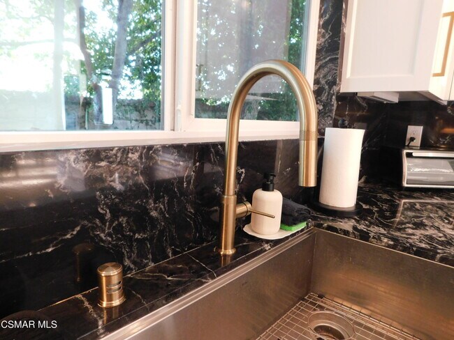 Building Photo - 30024 Quail Run Dr