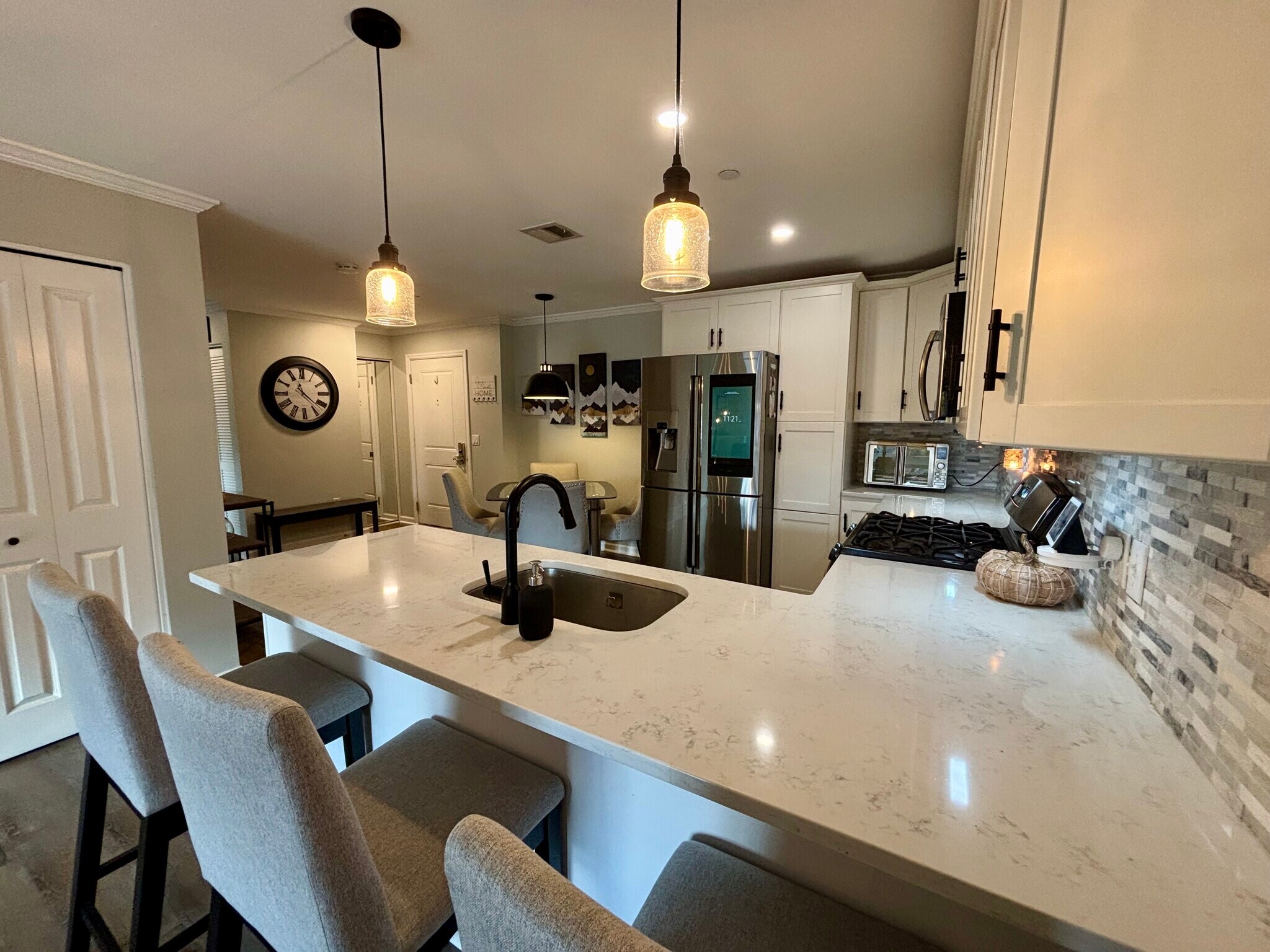 Building Photo - 34 Schoolhouse Dr