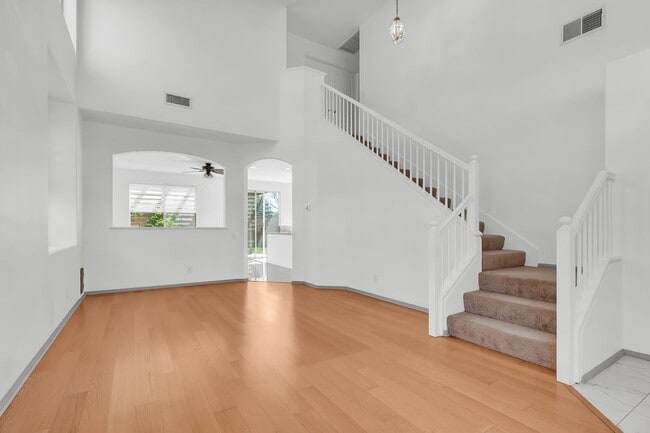 Building Photo - 5764 Kylie Ave