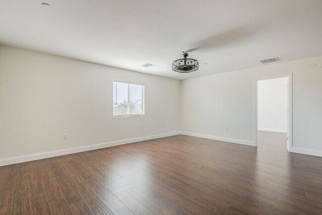 Building Photo - Pending/ Rented - Sahuarita Beauty!