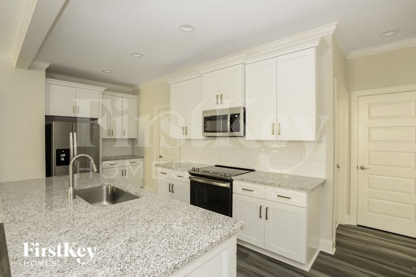 Building Photo - 1242 Pless St NW