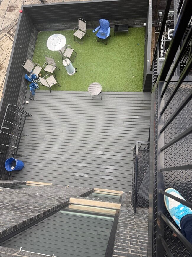 Building Photo - 1775 N Clybourn Ave