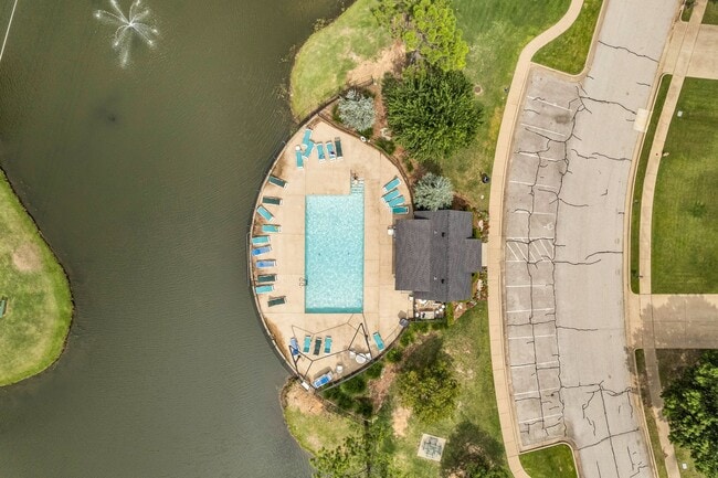 Building Photo - Welcome to this gorgeous home in the highly desirable Eddington Place neighborhood!